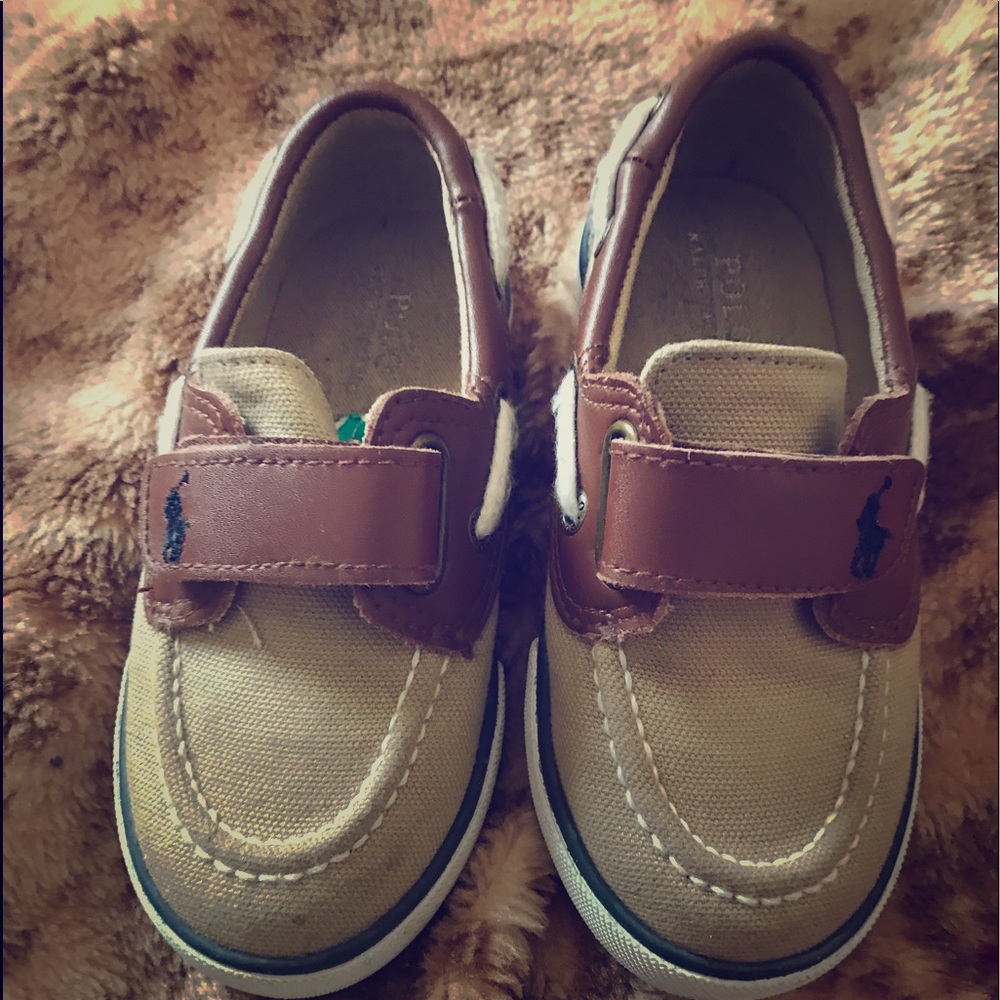 Toddler Boys Polo boat shows lightly worn size 8